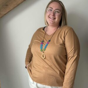 Pull manche longue avec collier