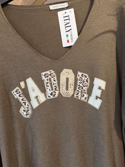 Pull j'adore couleur taupe – Image 3