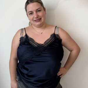 Débardeur asymétrique détail dentelle