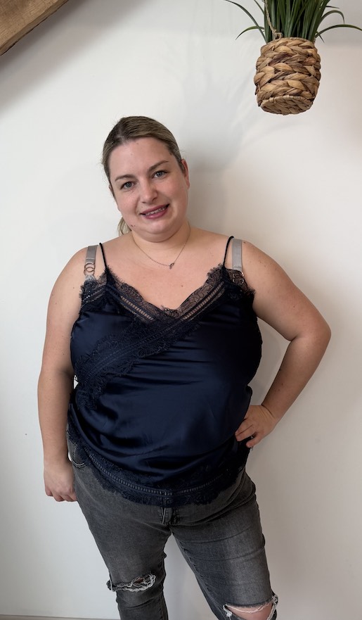 Débardeur asymétrique détail dentelle